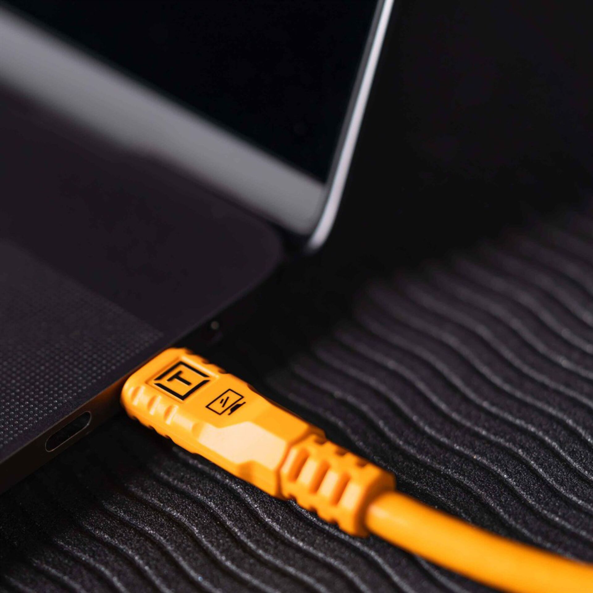 Tether Tools TetherPro USB-C Optima 10G right orange 3m NEW
