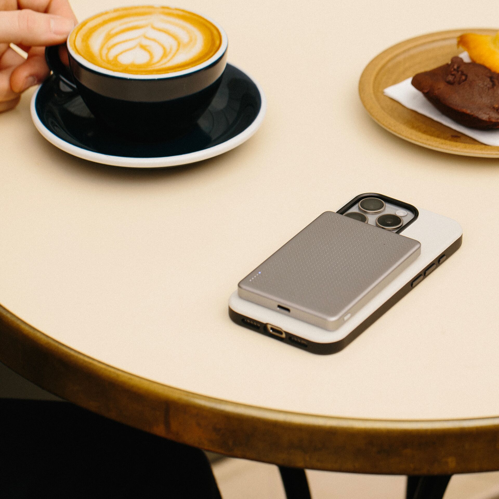 Native Union Active MagSafe Powerbank 5000 mAh Sandstone